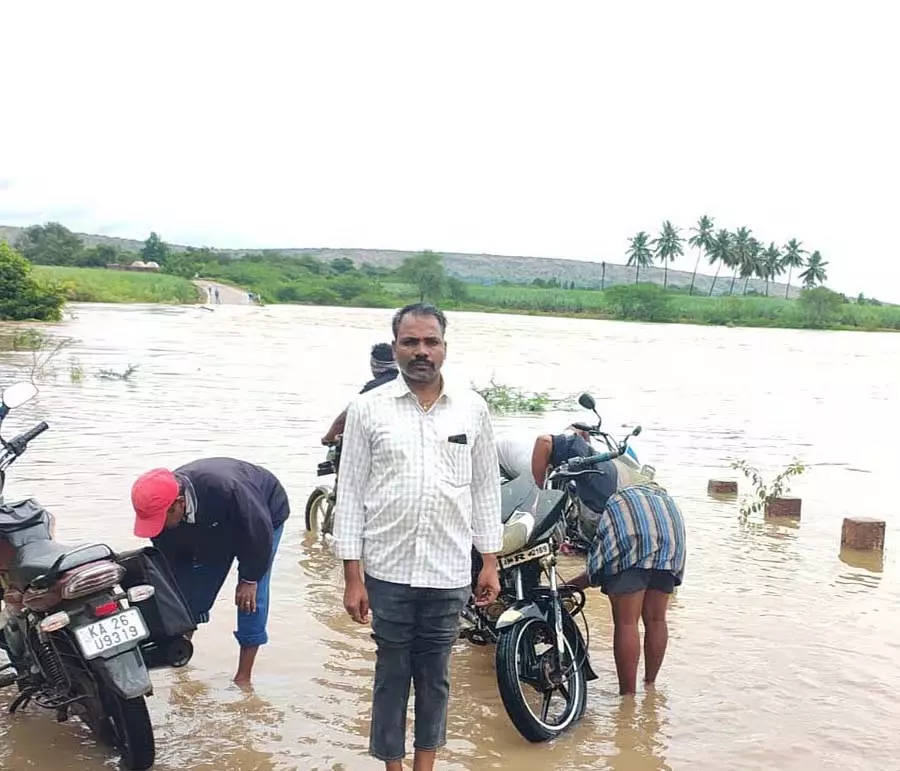 Nargunda : नदी किनारे रहने वाले लोगों के लिए और चिंताएँ Nargunda : नदी किनारे रहने वाले लोगों के लिए और चिंताएँ
