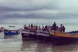 रामेश्वरम में मछुआरों की हड़ताल 10वें दिन भी जारी रामेश्वरम में मछुआरों की हड़ताल 10वें दिन भी जारी