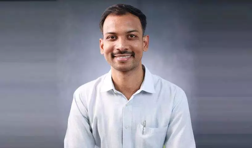 UoH के शोधकर्ता श्रीनिवास दुव्वदा ने वैक्सीन नवाचार के लिए डॉ. येलाप्रगदा सुब्बारो FABA पुरस्कार 2025 जीता UoH के शोधकर्ता श्रीनिवास दुव्वदा ने वैक्सीन नवाचार के लिए डॉ. येलाप्रगदा सुब्बारो FABA पुरस्कार 2025 जीता