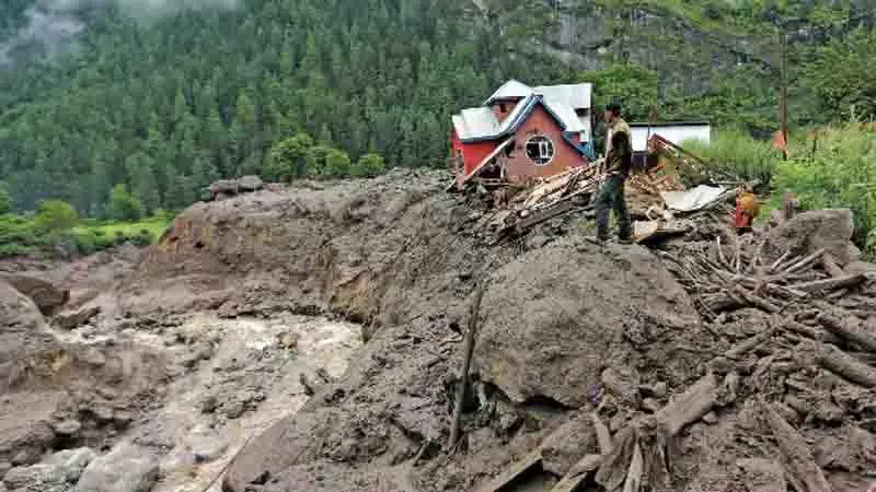 Jammu and Kashmir: त्रासदी के बाद मचैल माता शिविर में सन्नाटा Jammu and Kashmir: त्रासदी के बाद मचैल माता शिविर में सन्नाटा
