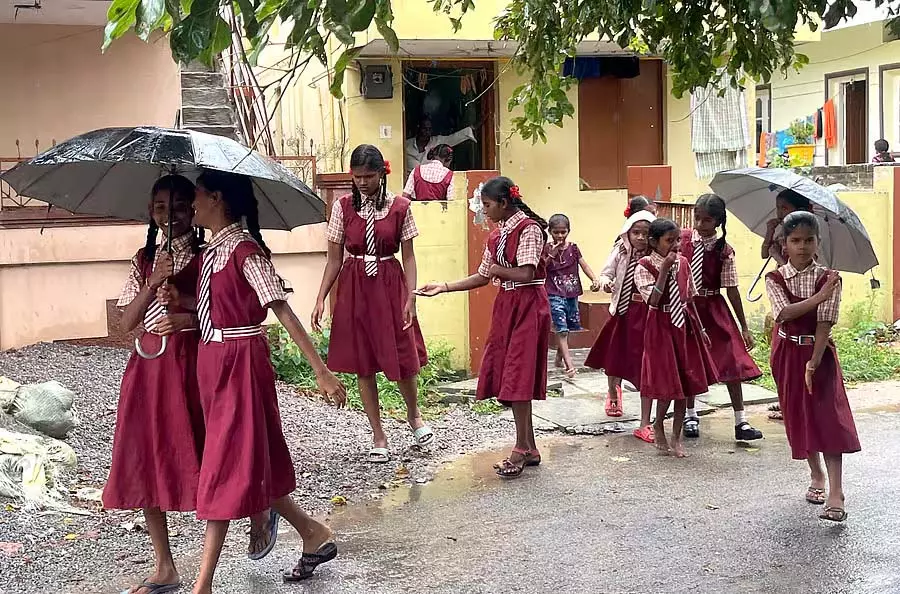 Raichur : जिले में लगातार बारिश, तुंगभद्रा का जलस्तर बढ़ा Raichur : जिले में लगातार बारिश, तुंगभद्रा का जलस्तर बढ़ा