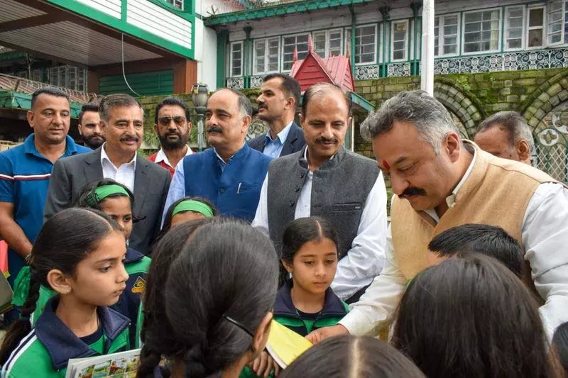 Himachal: बच्चों में पढ़ने को बढ़ावा देने के लिए अभियान Himachal: बच्चों में पढ़ने को बढ़ावा देने के लिए अभियान