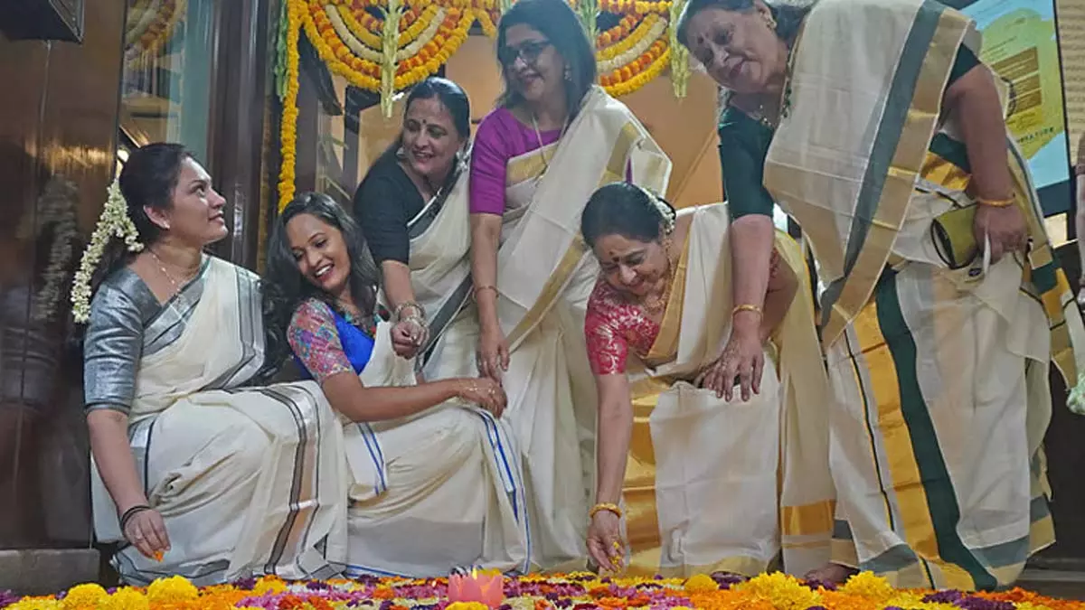 Athachamayam जुलूस से 10 दिवसीय ओणम उत्सव का शुभारंभ Athachamayam जुलूस से 10 दिवसीय ओणम उत्सव का शुभारंभ