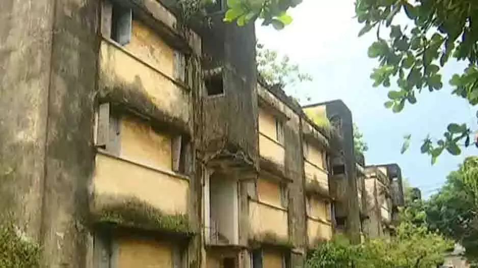Cuttack: 221 इमारतें असुरक्षित, हाईकोर्ट ने गिराने का आदेश दिया Cuttack: 221 इमारतें असुरक्षित, हाईकोर्ट ने गिराने का आदेश दिया