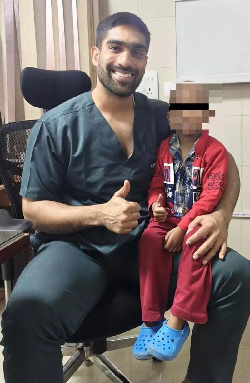 DMCH के डॉक्टर ने 4 साल के बच्चे की जान बचाई, सर्जरी में मील का पत्थर स्थापित किया DMCH के डॉक्टर ने 4 साल के बच्चे की जान बचाई, सर्जरी में मील का पत्थर स्थापित किया