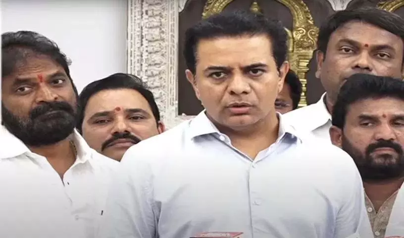 उर्वरकों की कालाबाजारी के पीछे कांग्रेस का हाथ होने का संदेह: KTR उर्वरकों की कालाबाजारी के पीछे कांग्रेस का हाथ होने का संदेह: KTR