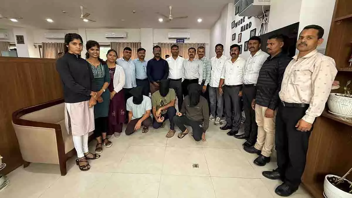 Pune: हिंजवड़ी आईटी फर्म में कॉर्पोरेट जासूसी, तीन गिरफ्तार Pune: हिंजवड़ी आईटी फर्म में कॉर्पोरेट जासूसी, तीन गिरफ्तार