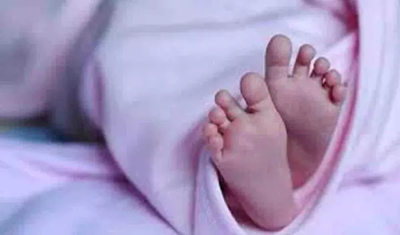 मां ने दो बच्चों को कुएं में फेंककर आत्महत्या का प्रयास किया मां ने दो बच्चों को कुएं में फेंककर आत्महत्या का प्रयास किया