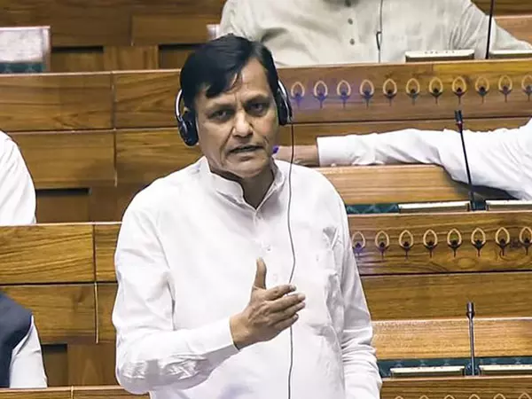 पश्चिम बंगाल में India-Bangladesh सीमा का बड़ा हिस्सा बार्डर फेंस से ढका: Nityanand Rai पश्चिम बंगाल में India-Bangladesh सीमा का बड़ा हिस्सा बार्डर फेंस से ढका: Nityanand Rai