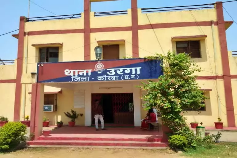 अवैध शराब की कार्रवाई के दौरान पथराव, महिला अधिकारी से धक्का-मुक्की अवैध शराब की कार्रवाई के दौरान पथराव, महिला अधिकारी से धक्का-मुक्की