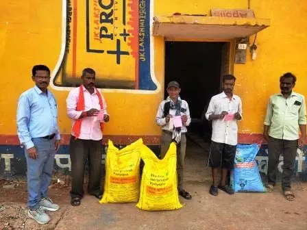 उर्वरक वितरण में पारदर्शिता लाने और कालाबाजारी रोकने कृषि विभाग द्वारा की जा रही सख्त निगरानी उर्वरक वितरण में पारदर्शिता लाने और कालाबाजारी रोकने कृषि विभाग द्वारा की जा रही सख्त निगरानी