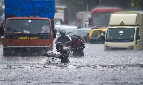 Mumbai : आईएमडी ने अगले 2 घंटों के लिए शहर के लिए रेड अलर्ट जारी किया