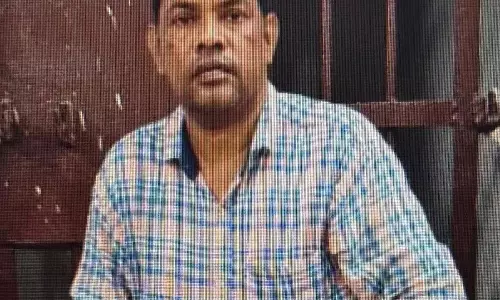 Odisha : नाबालिग छात्राओं से छेड़छाड़ के आरोप में फरार प्राथमिक स्कूल शिक्षक गिरफ्तार