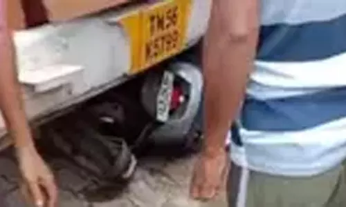 स्कूटी सवार बुजुर्ग को ट्रक ने लिया चपेट में, मौत स्कूटी सवार बुजुर्ग को ट्रक ने लिया चपेट में, मौत