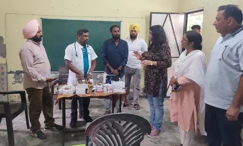 Sultanpur Lodhi: बाढ़ प्रभावित मंड गांव बुखार और त्वचा संबंधी बीमारियों से जूझ रहे Sultanpur Lodhi: बाढ़ प्रभावित मंड गांव बुखार और त्वचा संबंधी बीमारियों से जूझ रहे
