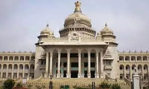 विधानसभा ने परिवहन कर्मचारियों के खिलाफ ESMA विधेयक को मंजूरी दी विधानसभा ने परिवहन कर्मचारियों के खिलाफ ESMA विधेयक को मंजूरी दी