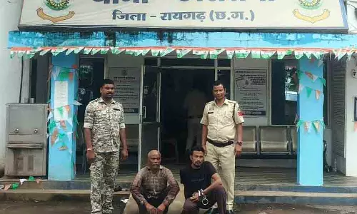 पड़ोसी की हत्या का प्रयास, पिता-पुत्र गिरफ्तार
