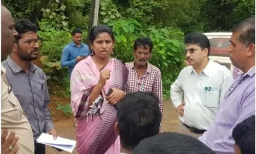 शरावती नदी के तट पर बाढ़ की चेतावनी: देखभाल केंद्रों में स्थानांतरण