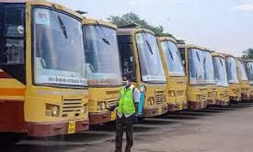 तमिलनाडु सरकार ने चेन्नई में स्कूल बस सेवाएं बंद कर दीं