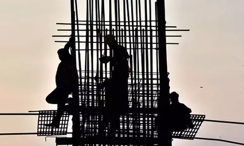 Coimbatore की साईंबाबा कॉलोनी में पानी के रिसाव से फ्लाईओवर का काम धीमा
