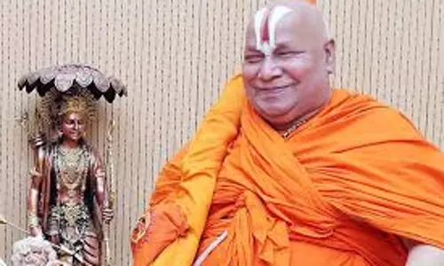 Vrindavan: रामभद्राचार्य ने मंदिर ट्रस्ट के फैसले पर उठाए सवाल