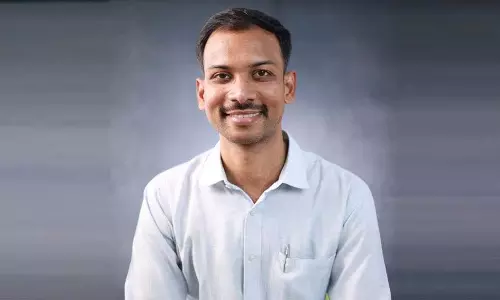 UoH के शोधकर्ता श्रीनिवास दुव्वदा ने वैक्सीन नवाचार के लिए डॉ. येलाप्रगदा सुब्बारो FABA पुरस्कार 2025 जीता UoH के शोधकर्ता श्रीनिवास दुव्वदा ने वैक्सीन नवाचार के लिए डॉ. येलाप्रगदा सुब्बारो FABA पुरस्कार 2025 जीता