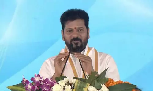 रेवंत रेड्डी ने नायडू के आईटी विजन की सराहना की, हैदराबाद के विकास में KCR की भूमिका को दरकिनार किया