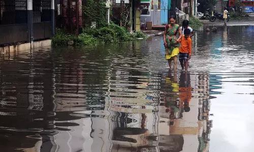 Pune : नदी का जलस्तर बढ़ने पर पीएमसी, पीसीएमसी ने नागरिकों को सुरक्षित स्थानों पर पहुंचाया Pune : नदी का जलस्तर बढ़ने पर पीएमसी, पीसीएमसी ने नागरिकों को सुरक्षित स्थानों पर पहुंचाया