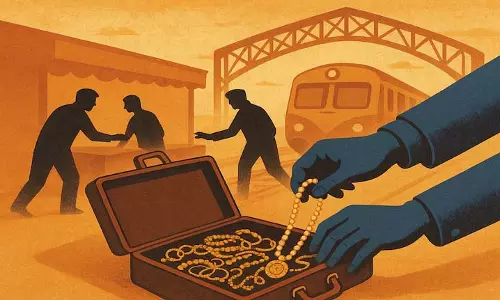 रेलवे पुलिस ने Mumbai Central पर जौहरी को लूटा