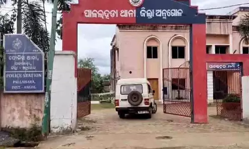 Odisha: नाबालिग लड़की के साथ सौतेले पिता ने किया बलात्कार