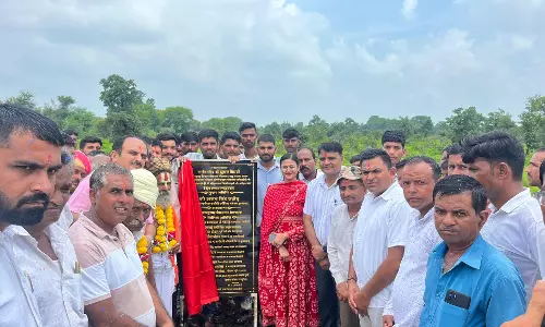 Jhalawar: धर्मगुरु व जनप्रतिनिधियों की मौजूदगी में हुई गौशाला शिलान्यास समारोह