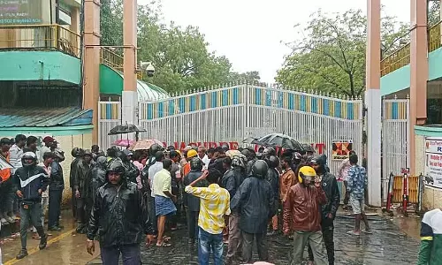Sedam : मजदूर की मौत, मुआवजे के लिए विरोध प्रदर्शन