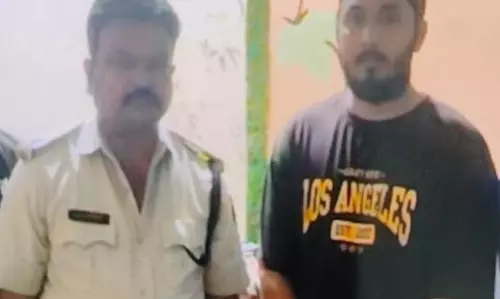 पुलिस ने पंजाबी ढाबा भाठागांव में मारी रेड, संचालक गिरफ्तार पुलिस ने पंजाबी ढाबा भाठागांव में मारी रेड, संचालक गिरफ्तार