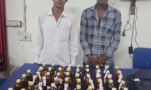गोबरा नवापारा में 2 शराब कोचिया गिरफ्तार