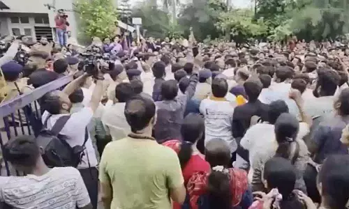 Ahmedabad: छात्र की हत्या से भड़का सामाजिक तनाव