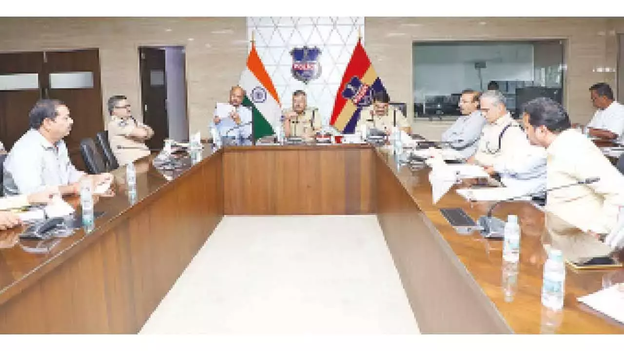 DGP ने पुलिस की समस्याओं के समाधान का संकल्प लिया DGP ने पुलिस की समस्याओं के समाधान का संकल्प लिया