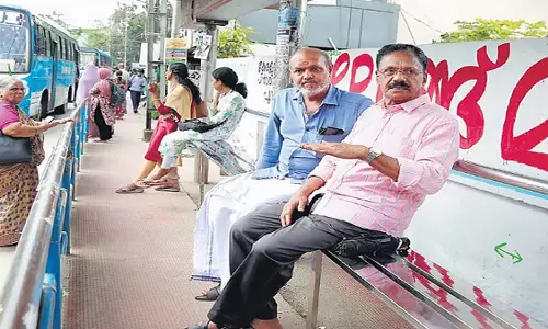 Tilakan के अभियान की बदौलत कोडुंगल्लूर बस स्टॉप पर आरामदायक सीटें