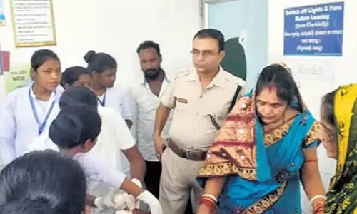 Bahadur College छात्रा ने झपटमारों का सामना किया, घायल Bahadur College छात्रा ने झपटमारों का सामना किया, घायल