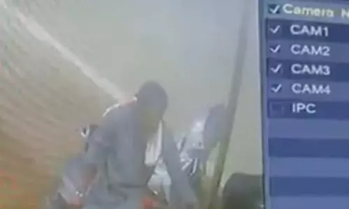 मुफ्त में खाना खिलाने वाले मैनेजर की बाइक चोरी, थाने में शिकायत दर्ज