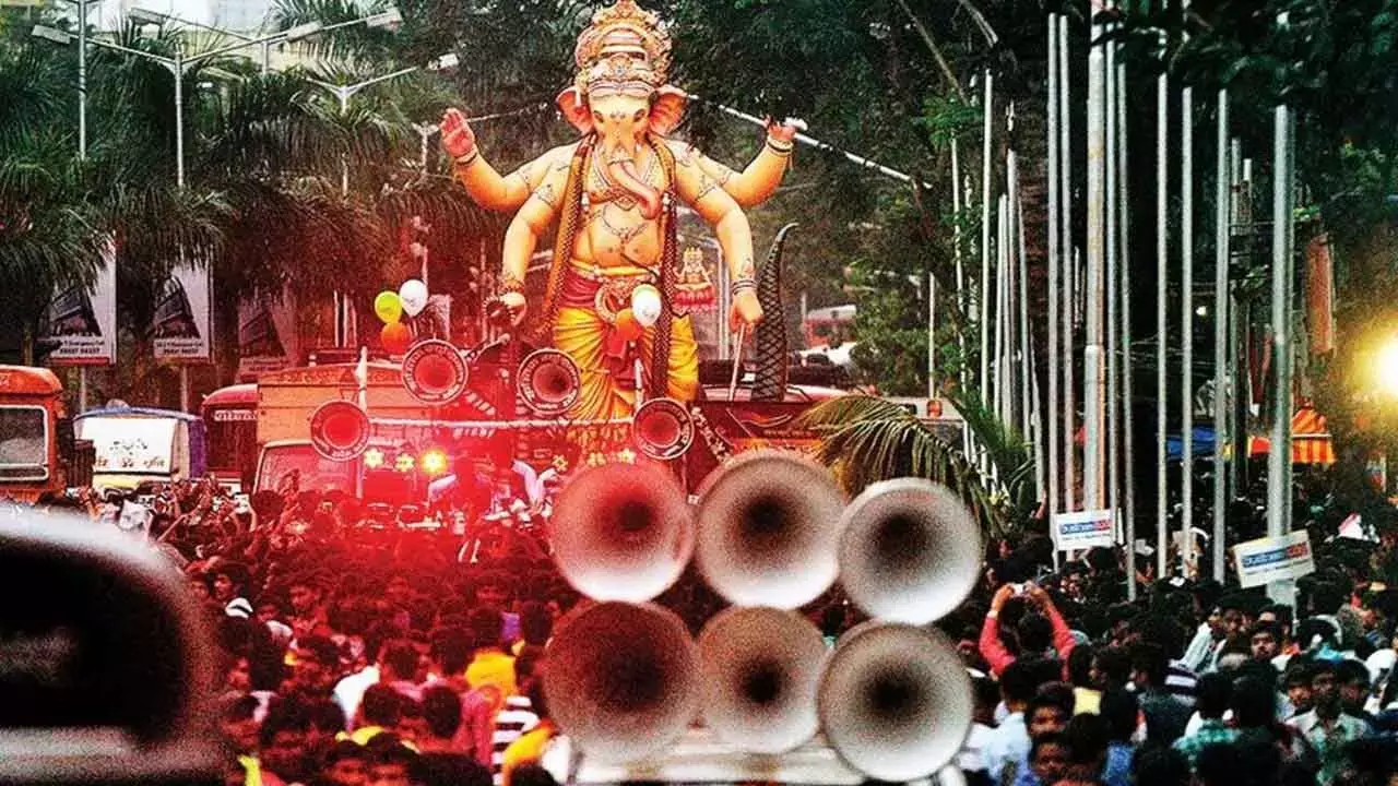 Karnataka: दावणगेरे डीसी ने गणेश विसर्जन और ईद जुलूस में डीजे पर प्रतिबंध लगाया Karnataka: दावणगेरे डीसी ने गणेश विसर्जन और ईद जुलूस में डीजे पर प्रतिबंध लगाया