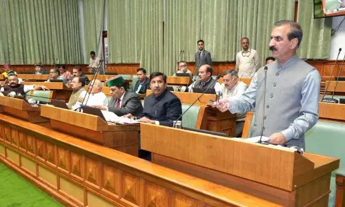 हिमकेयर योजना के तहत मुफ्त इलाज को लेकर कांग्रेस और BJP में टकराव हिमकेयर योजना के तहत मुफ्त इलाज को लेकर कांग्रेस और BJP में टकराव