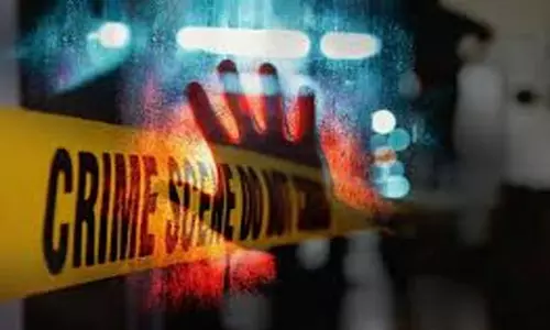 दिल्ली में मैदान गढ़ी में ट्रिपल मर्डर, पुलिस जांच में जुटी दिल्ली में मैदान गढ़ी में ट्रिपल मर्डर, पुलिस जांच में जुटी