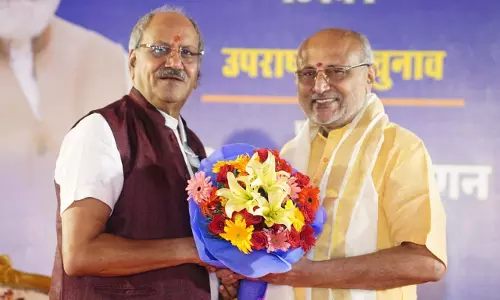 सांसद बृजमोहन अग्रवाल ने उपराष्ट्रपति पद के उम्मीदवार सी.पी. राधाकृष्णन से की भेंट