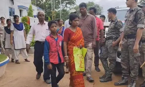 Debre में आदिवासी युवक की रहस्यमय मौत के बाद परिवार ने शव को दफनाने का फैसला किया Debre में आदिवासी युवक की रहस्यमय मौत के बाद परिवार ने शव को दफनाने का फैसला किया