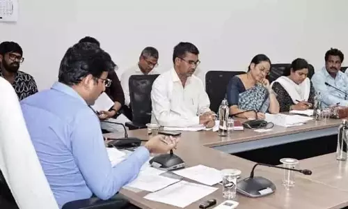 यूरिया वितरण में धाँधली रोकने के लिए कलेक्टर सख्त यूरिया वितरण में धाँधली रोकने के लिए कलेक्टर सख्त