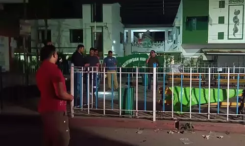 विस्फोट के बाद Madhyamgram में सीसीटीवी लगा, पुलिस सतर्क विस्फोट के बाद Madhyamgram में सीसीटीवी लगा, पुलिस सतर्क