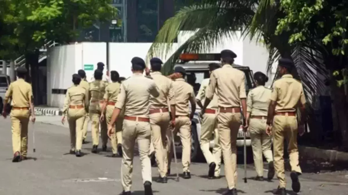 Kaithal: नाबालिग छात्रा अपहृत, पिता की शिकायत के बाद पुलिस ने गांव से बचाया Kaithal: नाबालिग छात्रा अपहृत, पिता की शिकायत के बाद पुलिस ने गांव से बचाया