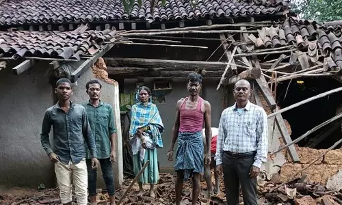 धनपुरी गांव में हाथी का कहर, घर तोड़ा, धान खाया, ग्रामीणों में दहशत