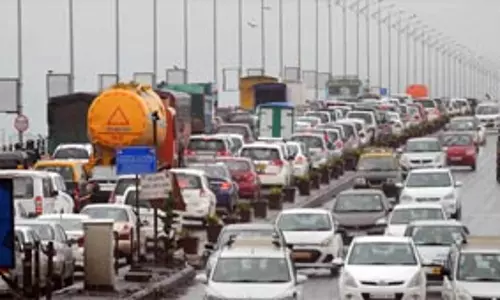 मुंबई–पुणे NH-48 के Borghat सेक्शन पर भारी वाहनों की आवाजाही पर रोक मुंबई–पुणे NH-48 के Borghat सेक्शन पर भारी वाहनों की आवाजाही पर रोक