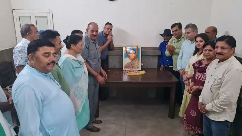 राजीव गांधी को आधुनिक भारत के निर्माता के रूप में याद किया जाता राजीव गांधी को आधुनिक भारत के निर्माता के रूप में याद किया जाता